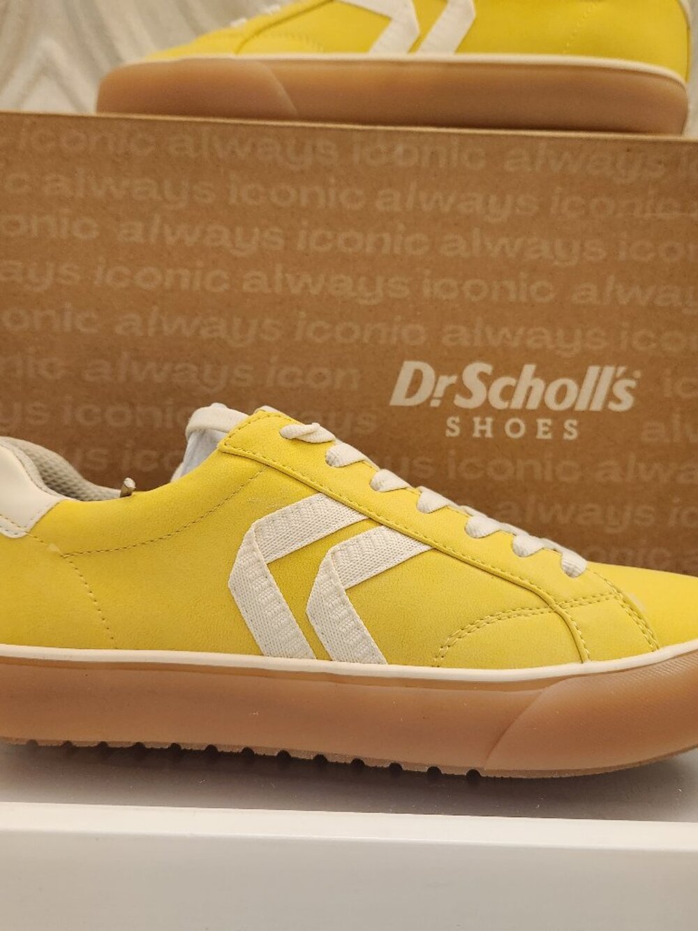 Dr. Scholls Offline Sunset Yellow Sneakers. NIB. Size 6